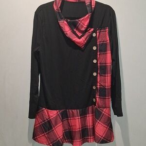 NWOT Women's Semi Plaid Top